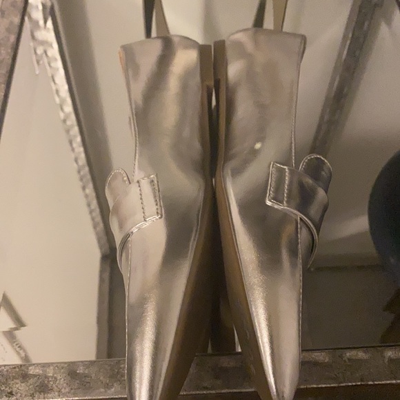 a.n.a Snazzy Silver Flats 💥Last Pair💥 Size 6.5 - Picture 5 of 5
